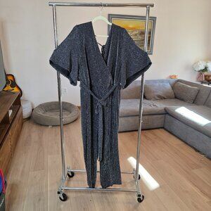 Torrid Jumpsuit Womens 6 Black Silver Wide Leg Tie Back Crop Jogger V Neck